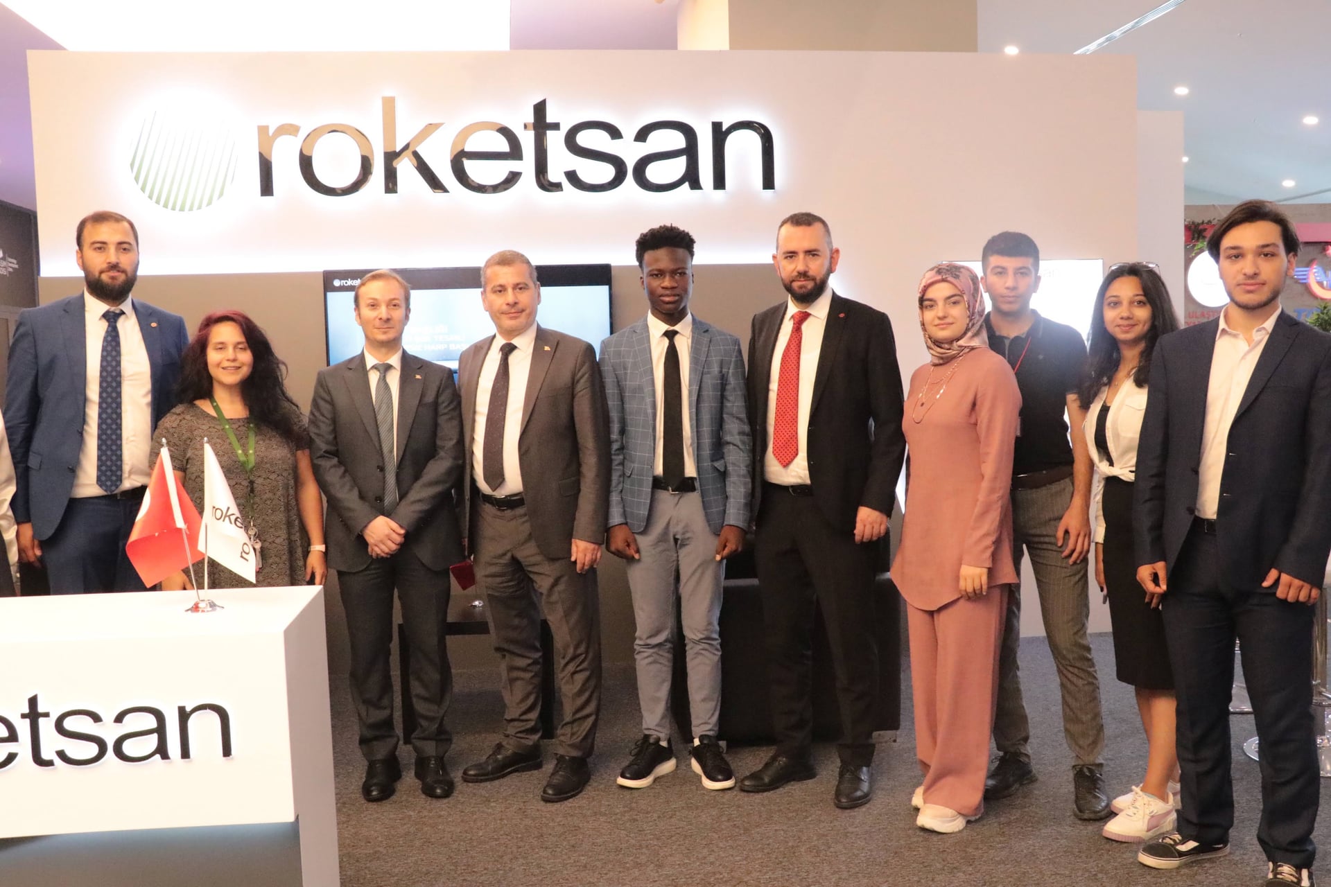 Roketsan stand visit at trade fair